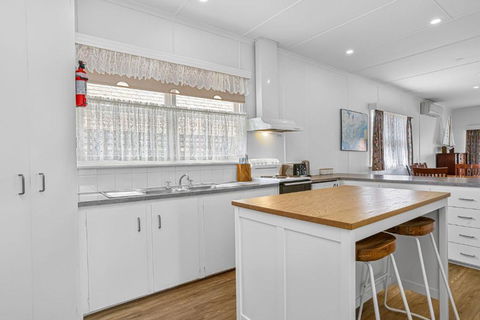 Aunty Wins - Whitsundays Accommodation 4