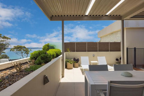 Aura 10 Shoal Bay - Whitsundays Accommodation 0