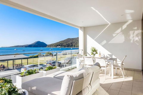 Aura 3 Spectacular Beachside Views - Whitsundays Accommodation 0