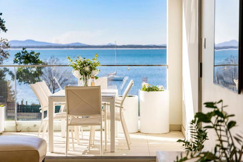 Aura 3 Spectacular Beachside Views - Whitsundays Accommodation 1