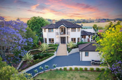 Aussie Escape Poolside Comfort And Relaxation - Whitsundays Accommodation 0