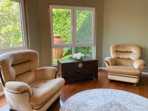 Aussie Escape Poolside Comfort And Relaxation - Whitsundays Accommodation 2