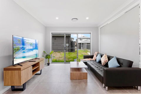 Austral Brand New 3Br House With WiFi & Parking - Whitsundays Accommodation 2