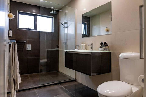Ava - Luxe Oceanfront Beach House - Whitsundays Accommodation 4