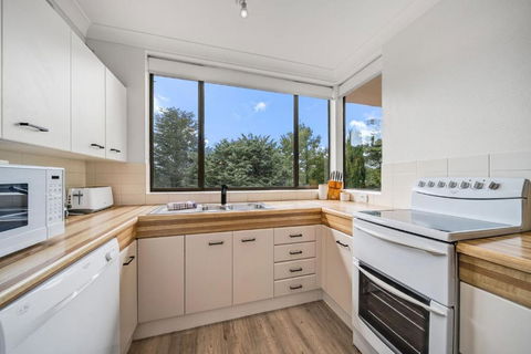 Avalanche 3 - 3BR Apartment L Central Location L Balcony L WiFi - Whitsundays Accommodation 4