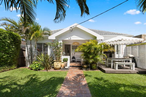 Avalon Beach Cottage, Private, 150m To The Beach! - Whitsundays Accommodation 0
