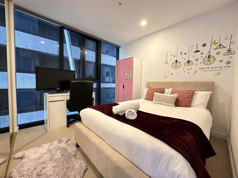 Avant CBD Cozy & Spacious 2BR Residences - Whitsundays Accommodation 0