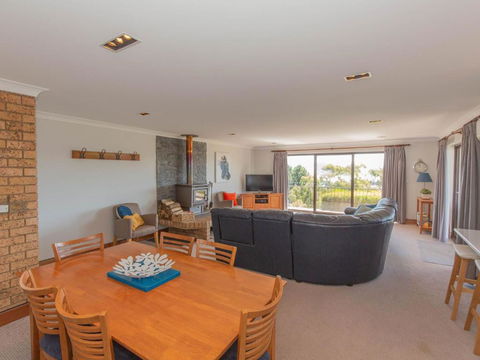 Aviemore 4 14 Cobbodah Street - Whitsundays Accommodation 2