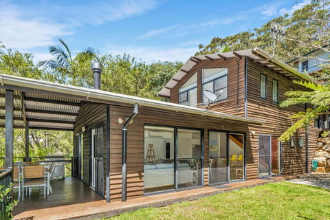 Avoca Beach Living - Whitsundays Accommodation 1