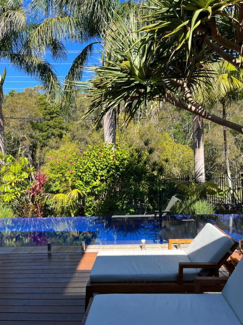 Away Guesthouse- Away On Shirley Lane - Whitsundays Accommodation 0