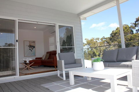 Ayada Villa - Pet Friendly - 1 Min To Beach - Whitsundays Accommodation 2