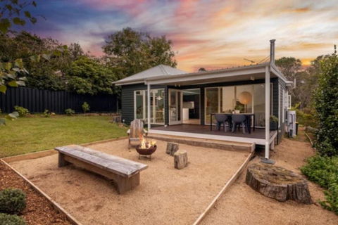 Ayla Cottage - Cosy Escape - Whitsundays Accommodation 0