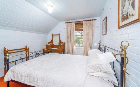 Azile 1875 Heritage Victorian Duplex - Whitsundays Accommodation 1