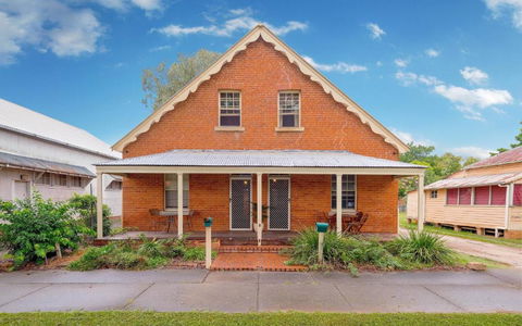 Azile 1875 Heritage Victorian Duplex - Whitsundays Accommodation 3