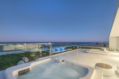 Azure - Whitsundays Accommodation 3
