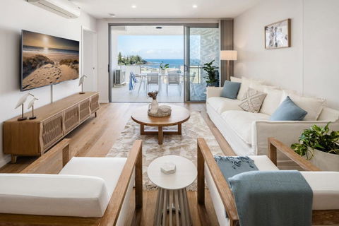 Azure Oceanside Apartment At Kings Beach - Whitsundays Accommodation 0