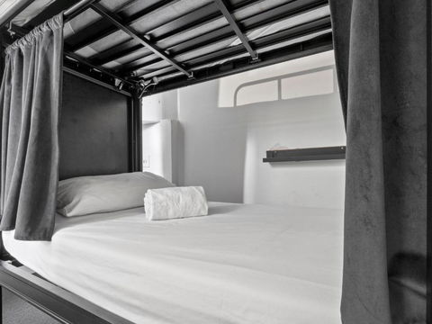 AZZURO POD HOTEL - Potts Point - Whitsundays Accommodation 1