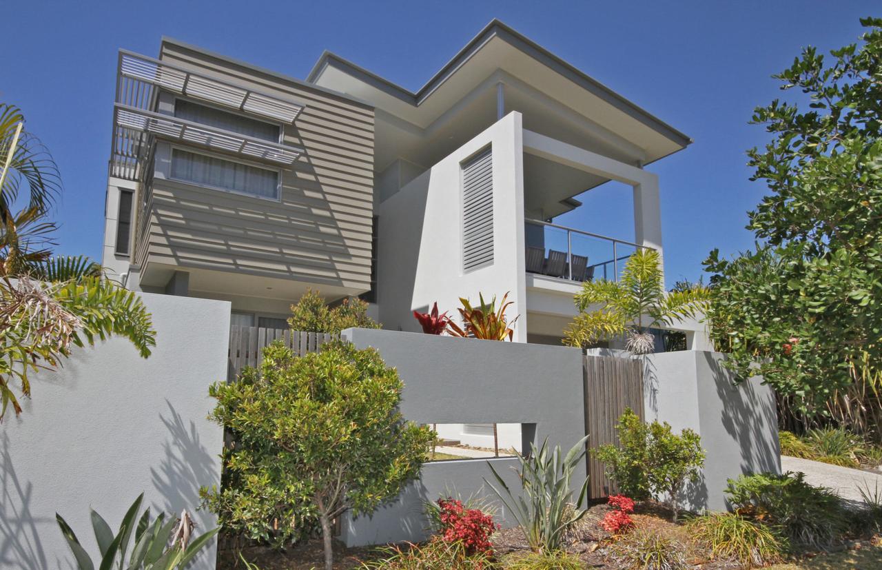 Mount Coolum QLD Whitsundays Accommodation