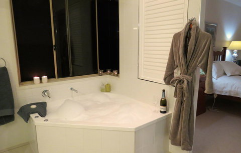 Maleny Springs Farm - Whitsundays Accommodation 8