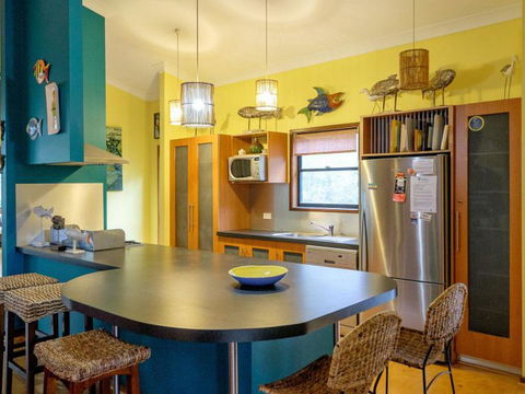 Five Bimba (Tractor House) - Whitsundays Accommodation 4
