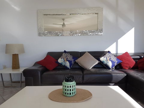 Mykonos Apartments - Whitsundays Accommodation 28