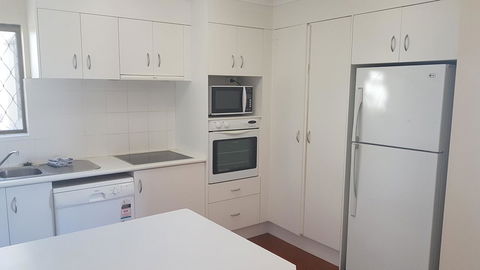 Mykonos Apartments - Whitsundays Accommodation 5