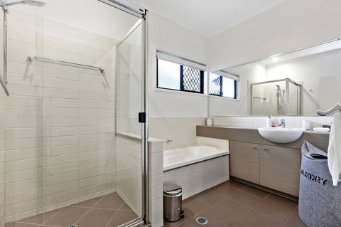 Lotus Retreat - Whitsundays Accommodation 1