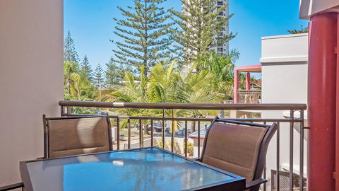 Burleigh On The Beach - Whitsundays Accommodation 2