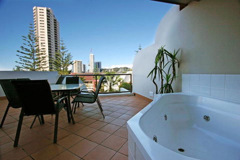 Burleigh On The Beach - Whitsundays Accommodation 32