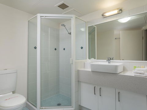 Maldives Resort Main Beach, Gold Coast - Whitsundays Accommodation 8