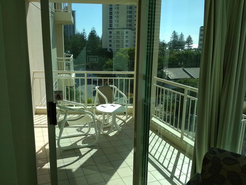 Maldives Resort Main Beach, Gold Coast - Whitsundays Accommodation 37