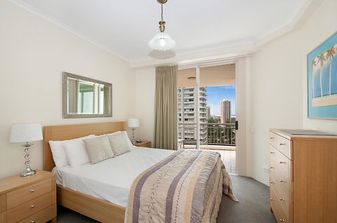 Maldives Resort Main Beach, Gold Coast - Whitsundays Accommodation 39