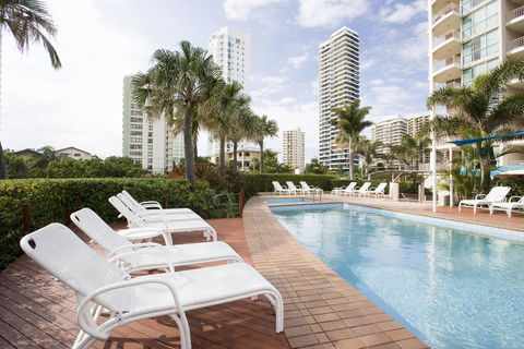 Maldives Resort Main Beach, Gold Coast - Whitsundays Accommodation 25