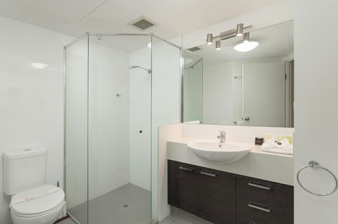 Maldives Resort Main Beach, Gold Coast - Whitsundays Accommodation 19