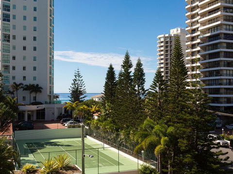 Maldives Resort Main Beach, Gold Coast - Whitsundays Accommodation 28