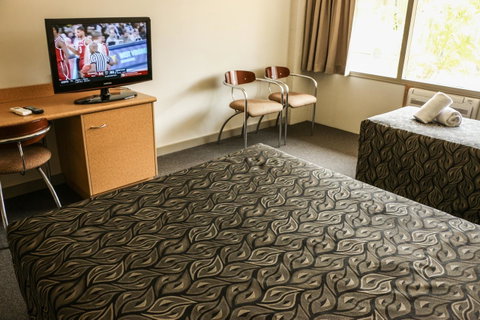 Salisbury Hotel Motel - Whitsundays Accommodation 8