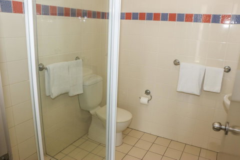 Salisbury Hotel Motel - Whitsundays Accommodation 21