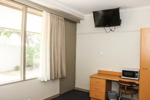 Salisbury Hotel Motel - Whitsundays Accommodation 19