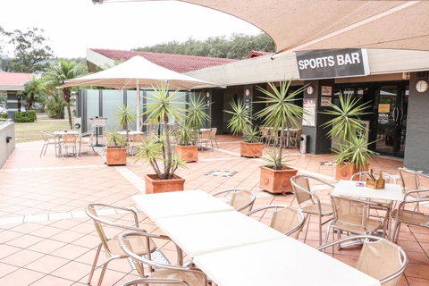 Salisbury Hotel Motel - Whitsundays Accommodation 3