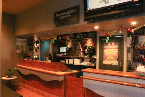 Salisbury Hotel Motel - Whitsundays Accommodation 2