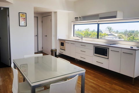 Hinchinbrook Holiday Apartments - Whitsundays Accommodation 2