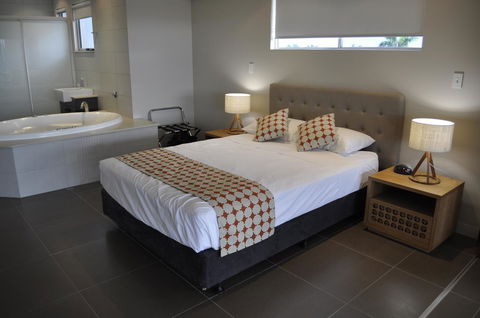 Hinchinbrook Holiday Apartments - Whitsundays Accommodation 43