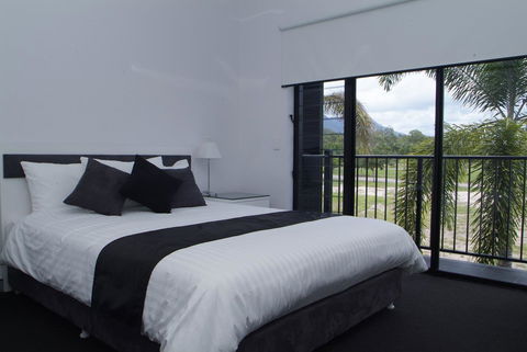 Hinchinbrook Holiday Apartments - Whitsundays Accommodation 23