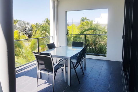 Hinchinbrook Holiday Apartments - Whitsundays Accommodation 1