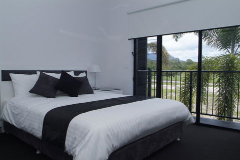 Hinchinbrook Holiday Apartments - Whitsundays Accommodation 41