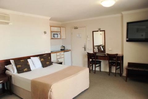 Astor Metropole Hotel - Whitsundays Accommodation 14