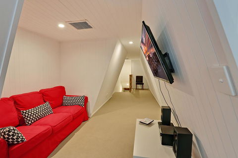 The Pod - Whitsundays Accommodation 15