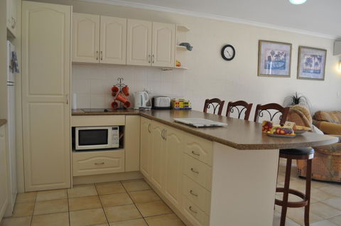 Burleigh Palms Holiday Apartments - Whitsundays Accommodation 18