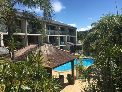 Burleigh Palms Holiday Apartments - Whitsundays Accommodation 0