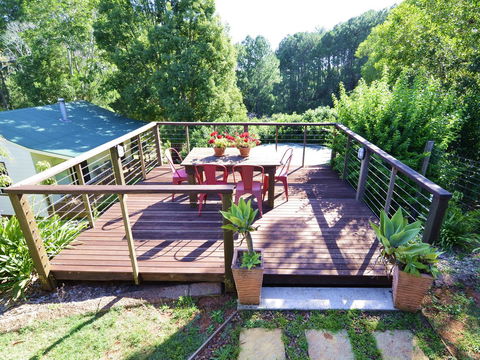 Apple Tree Cottage Montville - Whitsundays Accommodation 12